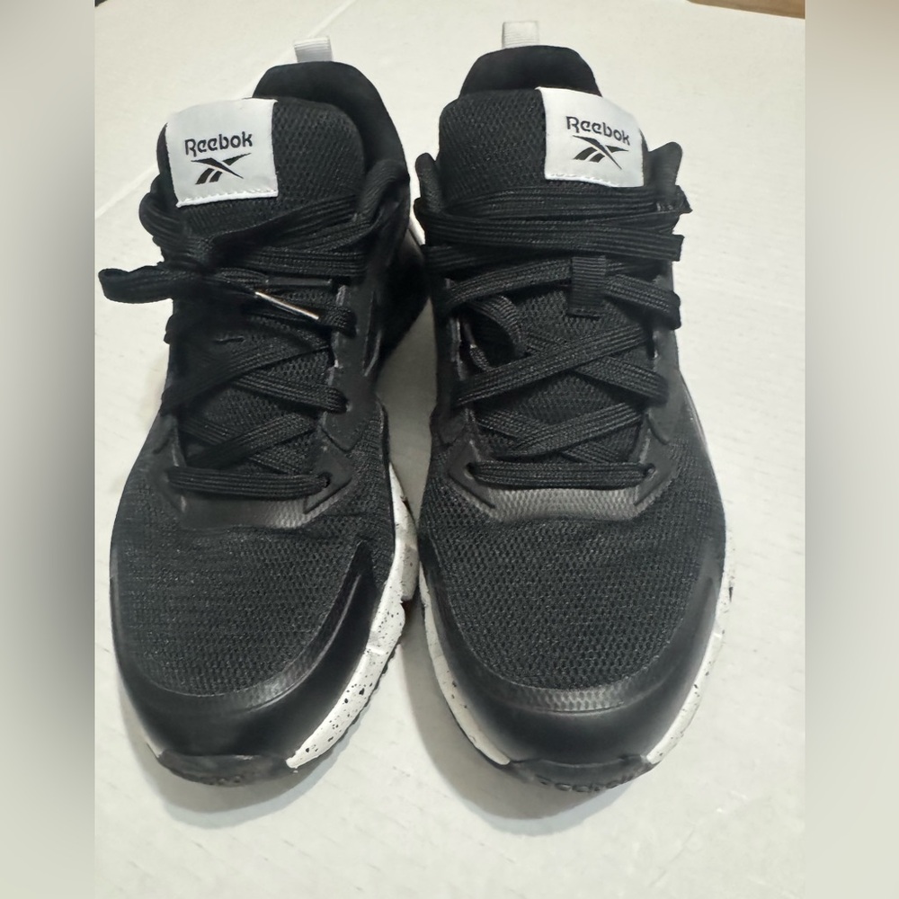 Reebok Men's Zig Dynamica 4 Black/ white Running shoes  Sz10